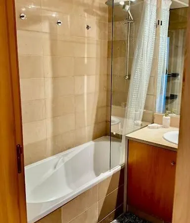 T1 4 Pessoas * Лиссабон